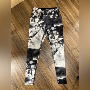 Lucy Women’s High Rise abstract leggings